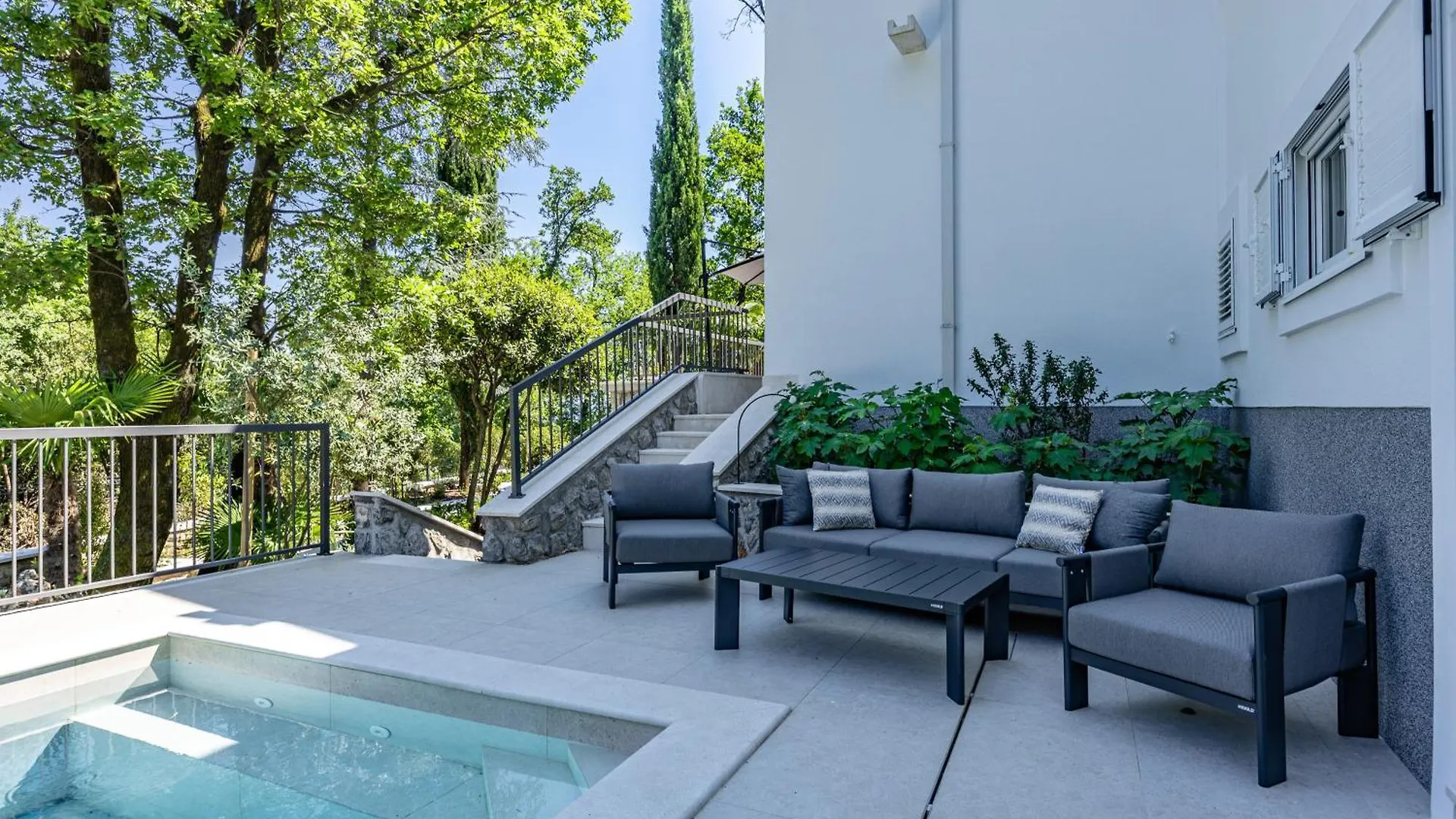 Villa Forest Whisper Opric