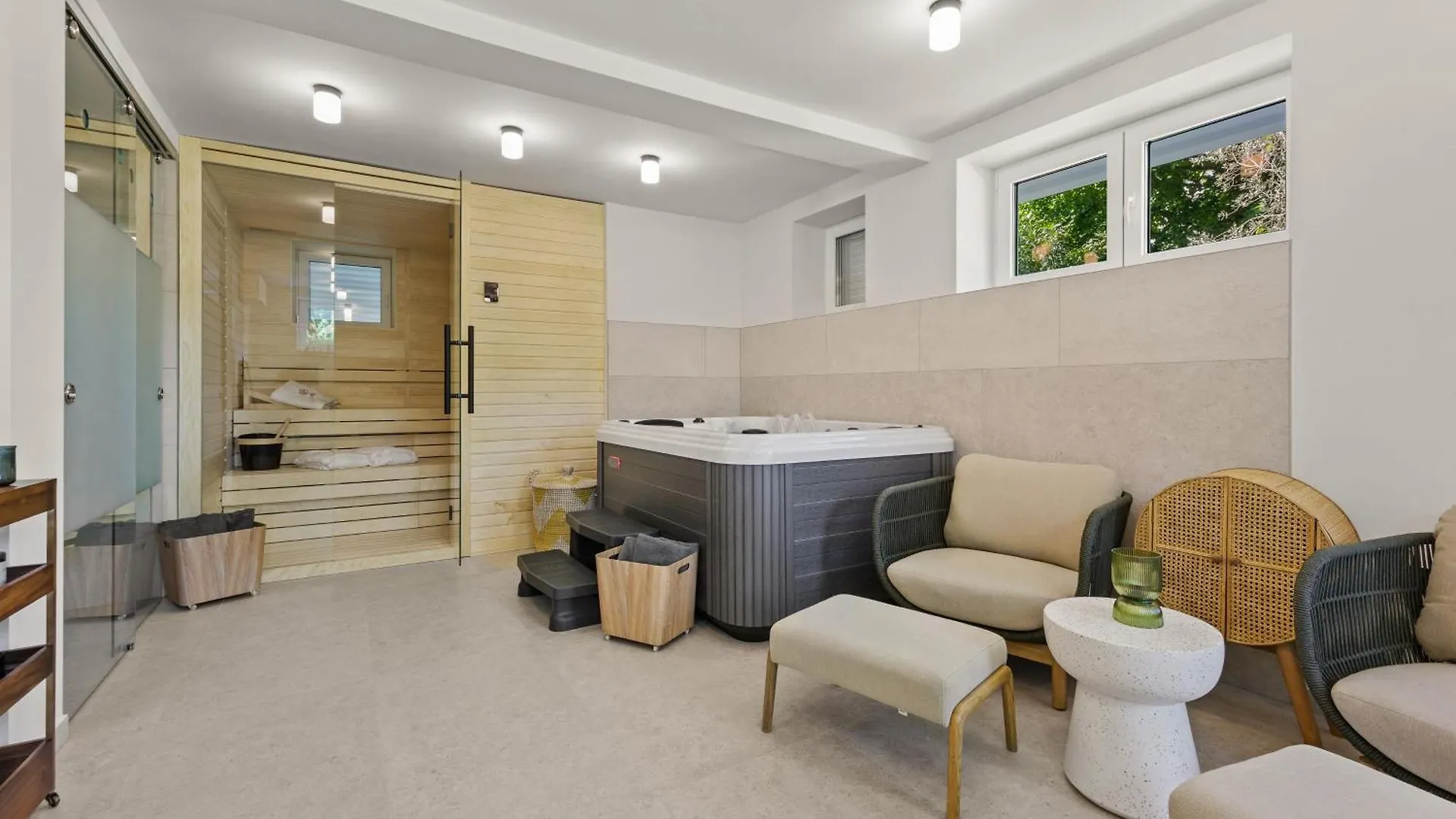 Villa Forest Whisper Opric