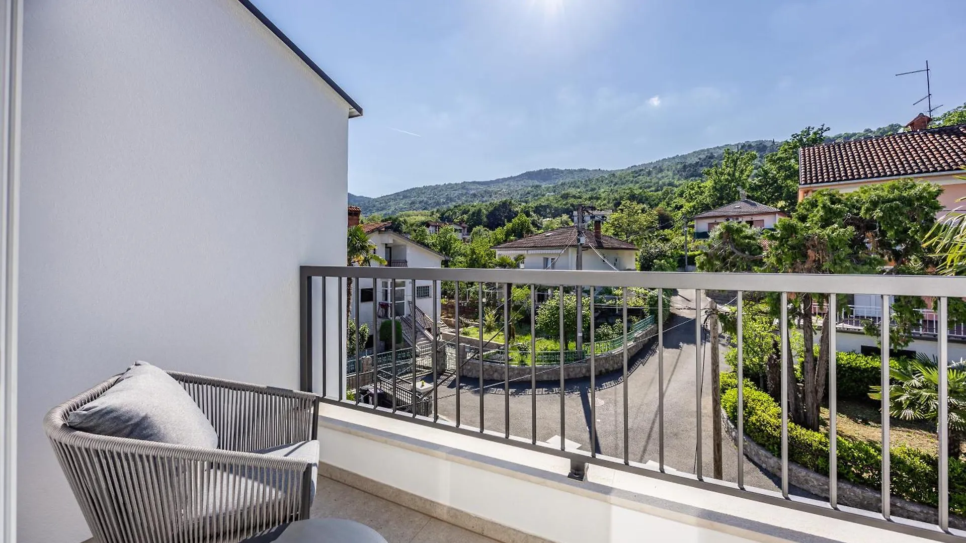 Villa Forest Whisper Opric
