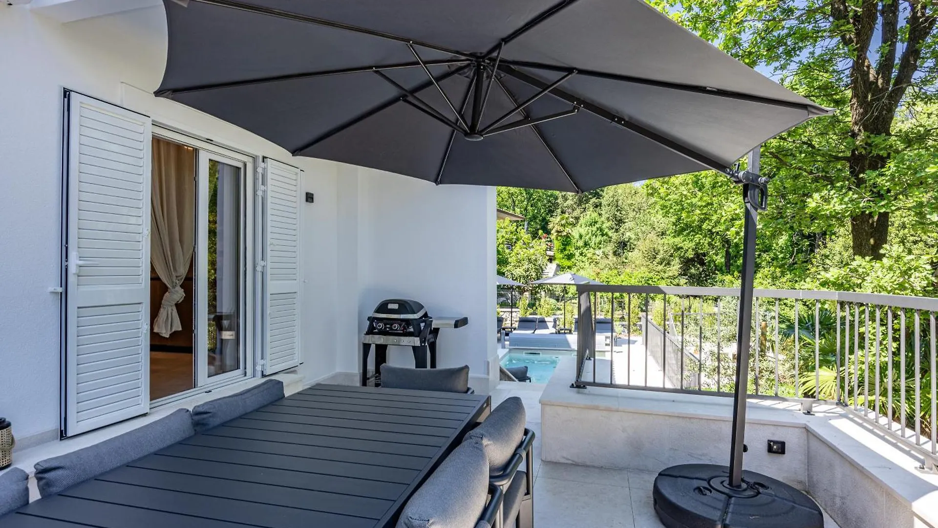 Villa Forest Whisper Opric